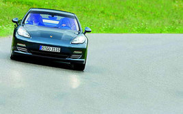 ���T���� ԇ�{ȫ�±��r��Panamera���D��