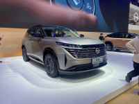 6座大家庭旗舰SUV 东风日产探陆亮相