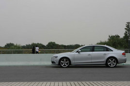  ԼݰµA4L 2.0TFSI˶